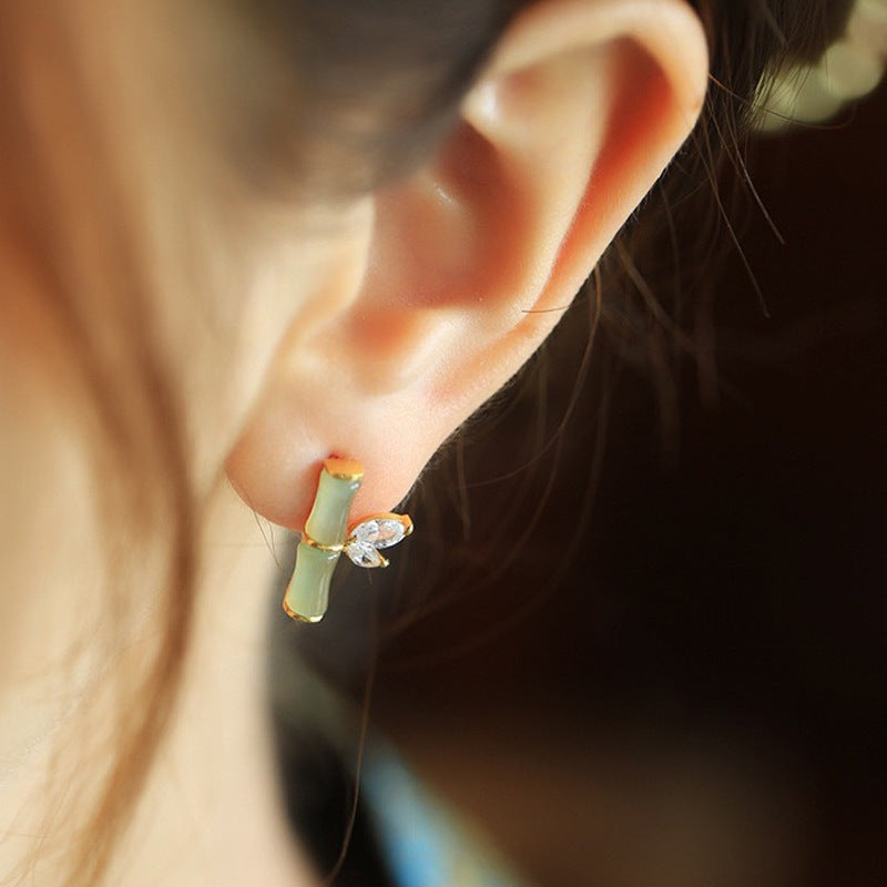 Romantic Silver Earring for Special Moments