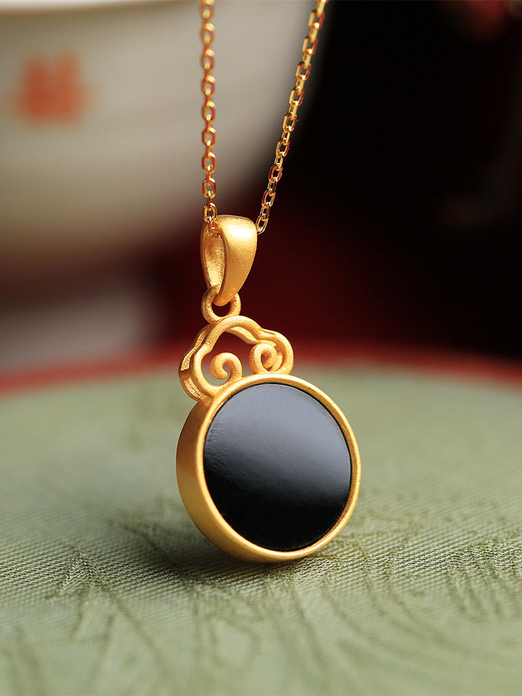 Classic Gold Necklace with Timeless Appeal