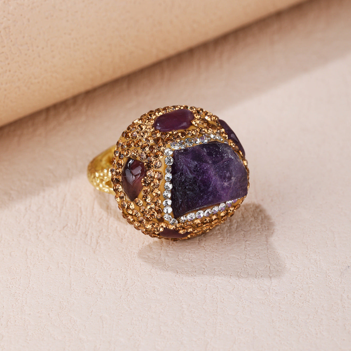 Charming Gold Ring for Any Occasion