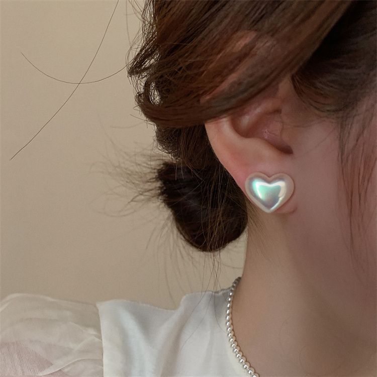 Romantic Pearl Earring for Special Moments