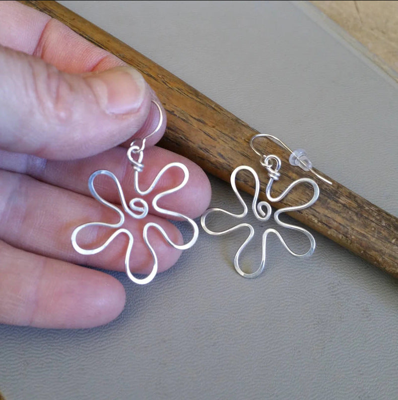 Charming Gold Earring for Any Occasion