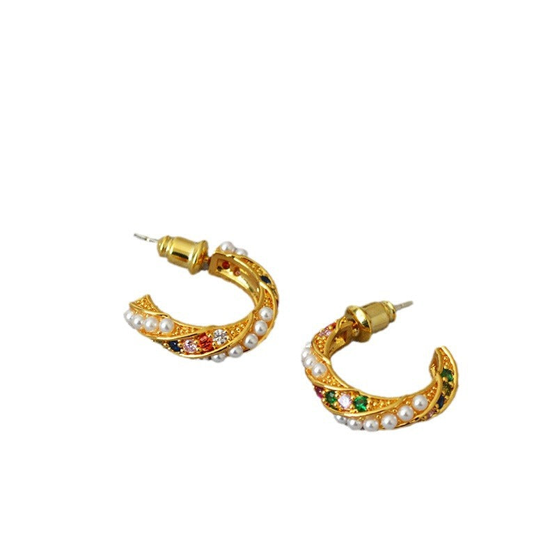 Romantic Gold Earring for Special Moments