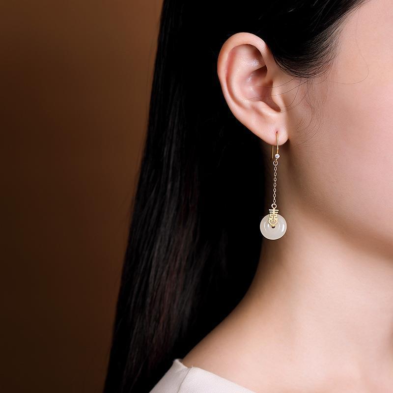 Elegant Gold Earring for Every Occasion