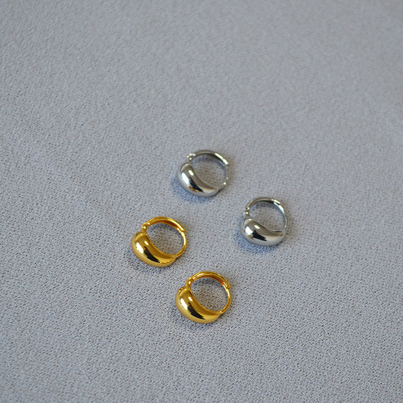 Classic Gold Earring with Timeless Appeal