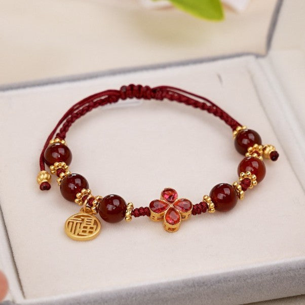 Classic Silver Bracelet with Timeless Appeal
