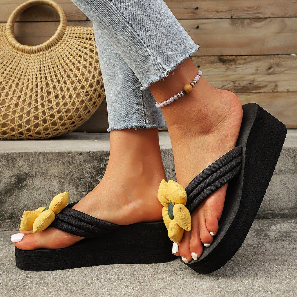Chic Orthopedic Sandals with Unique Design