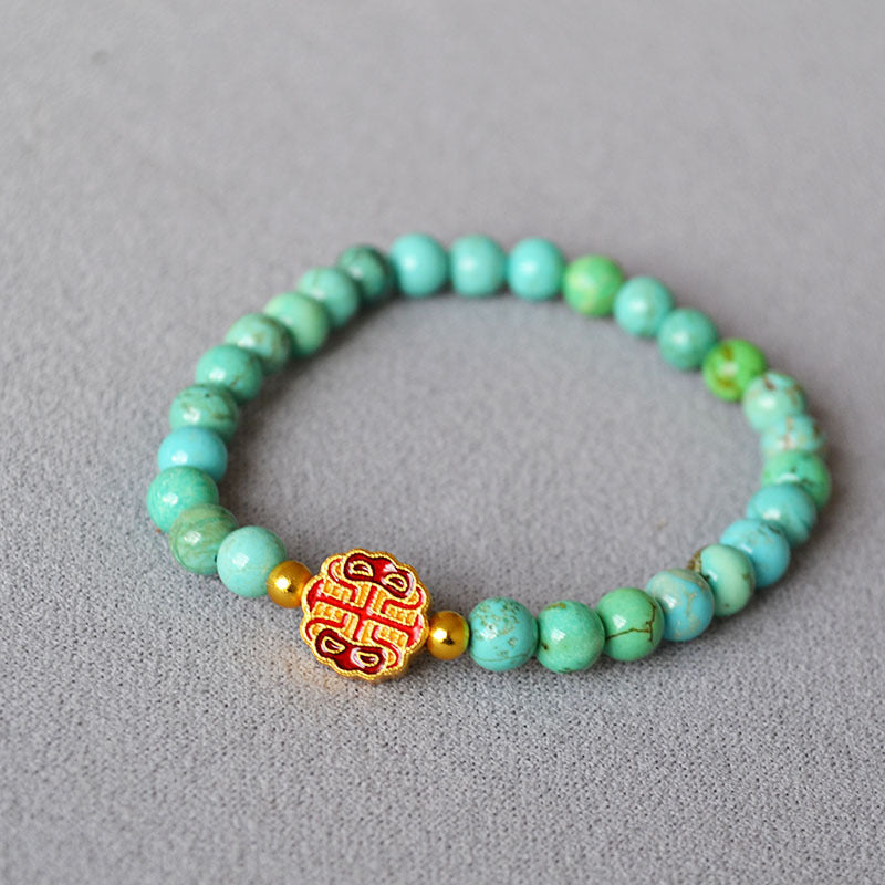 Classic Gold Bracelet with Timeless Appeal