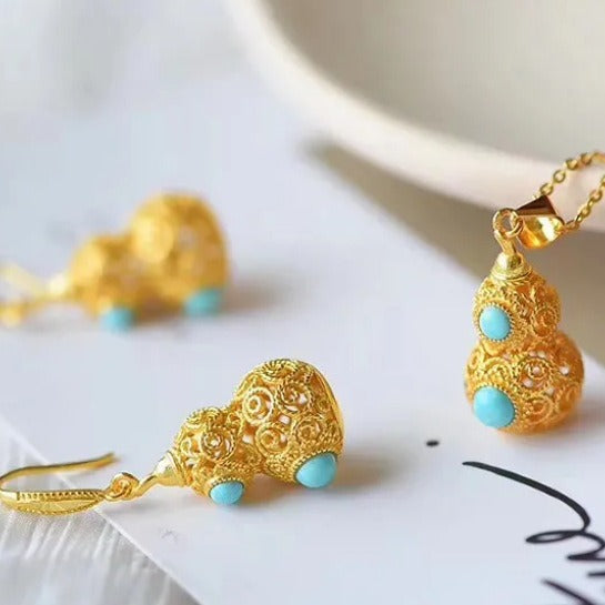Romantic Silver Earring for Special Moments