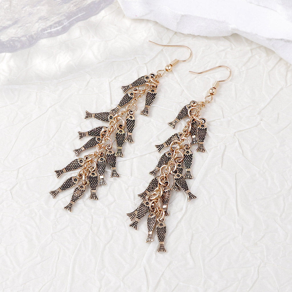 Elegant Gold Piece for Every Occasion