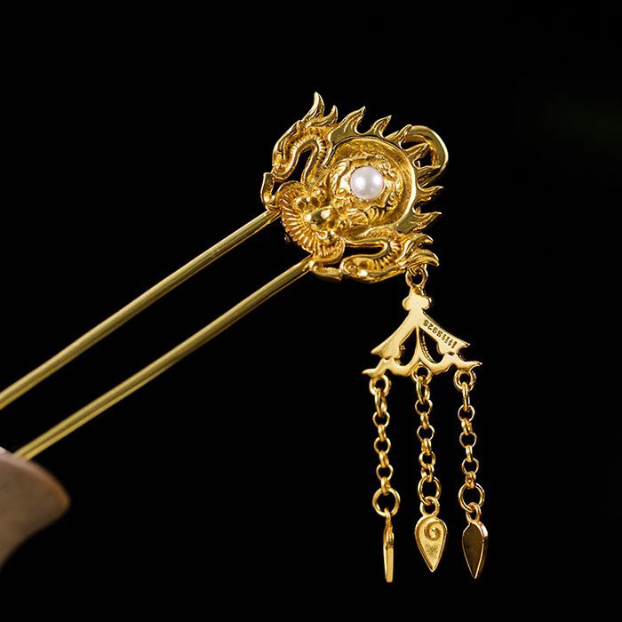 Elegant Gold Piece for Every Occasion