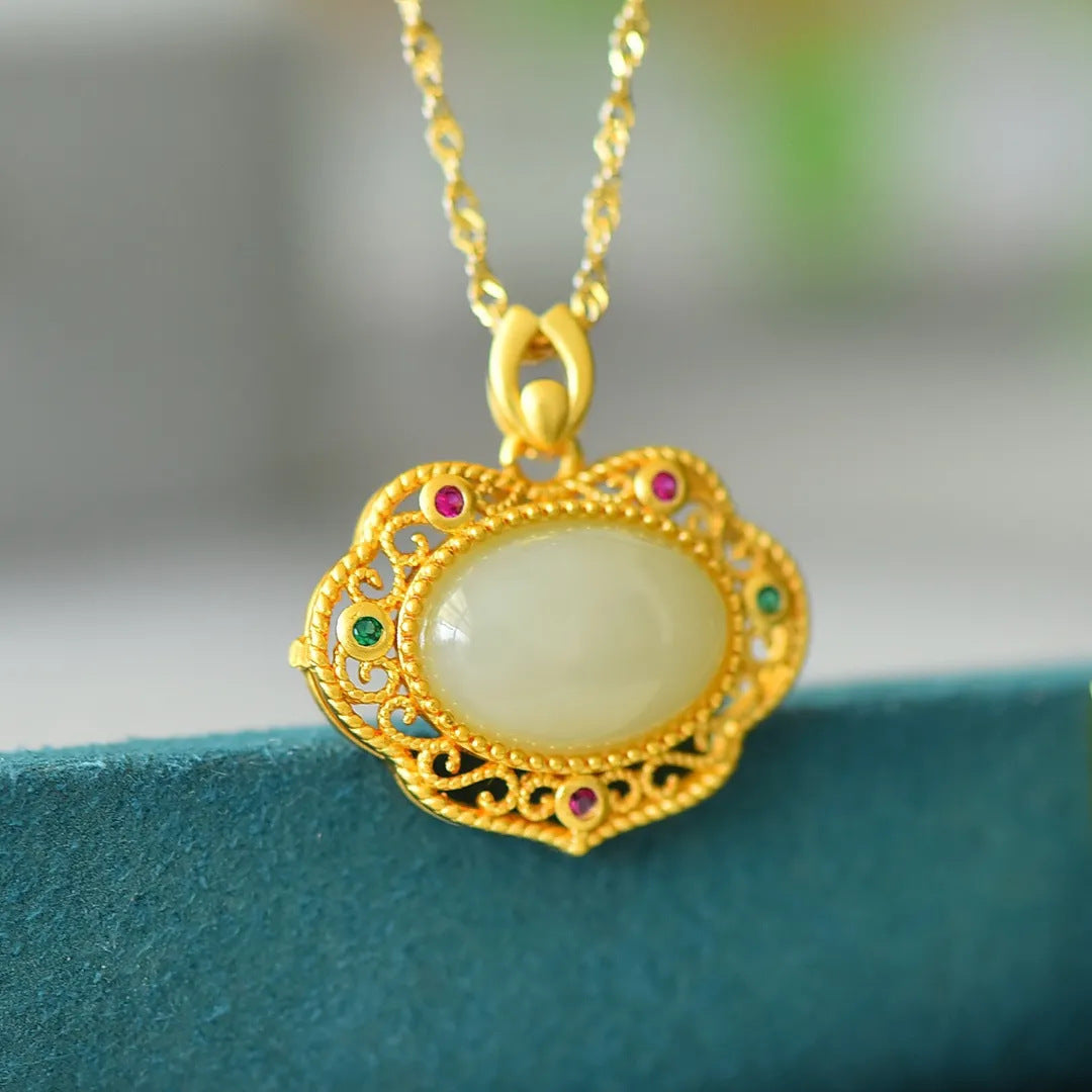 Romantic Gold Necklace for Special Moments