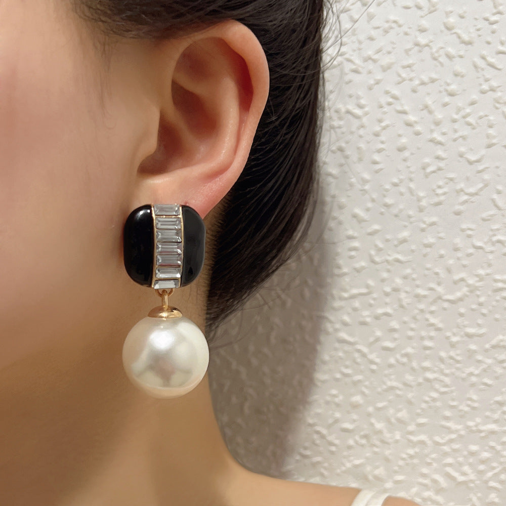 Stunning Pearl Earring for Daily Wear
