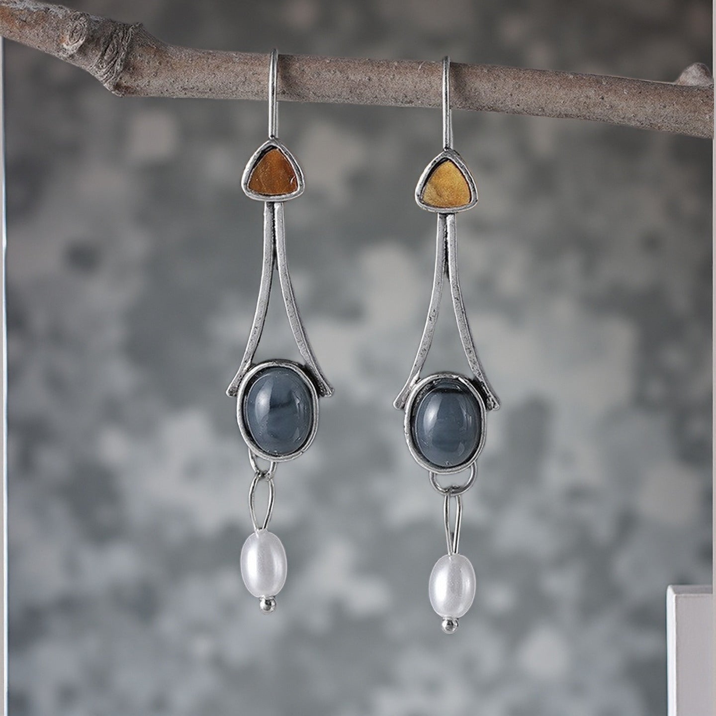Classic Pearl Earring with Timeless Appeal