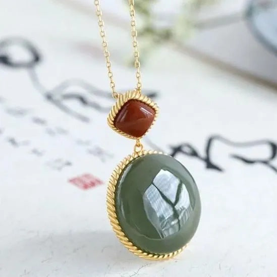 Charming Silver Necklace for Any Occasion