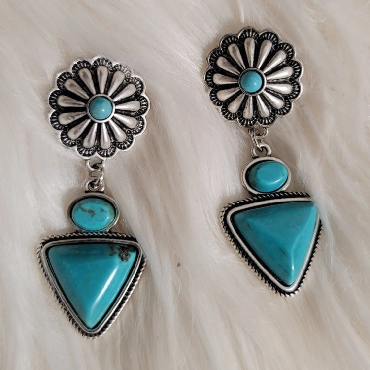 Elegant Silver Earring for Every Occasion
