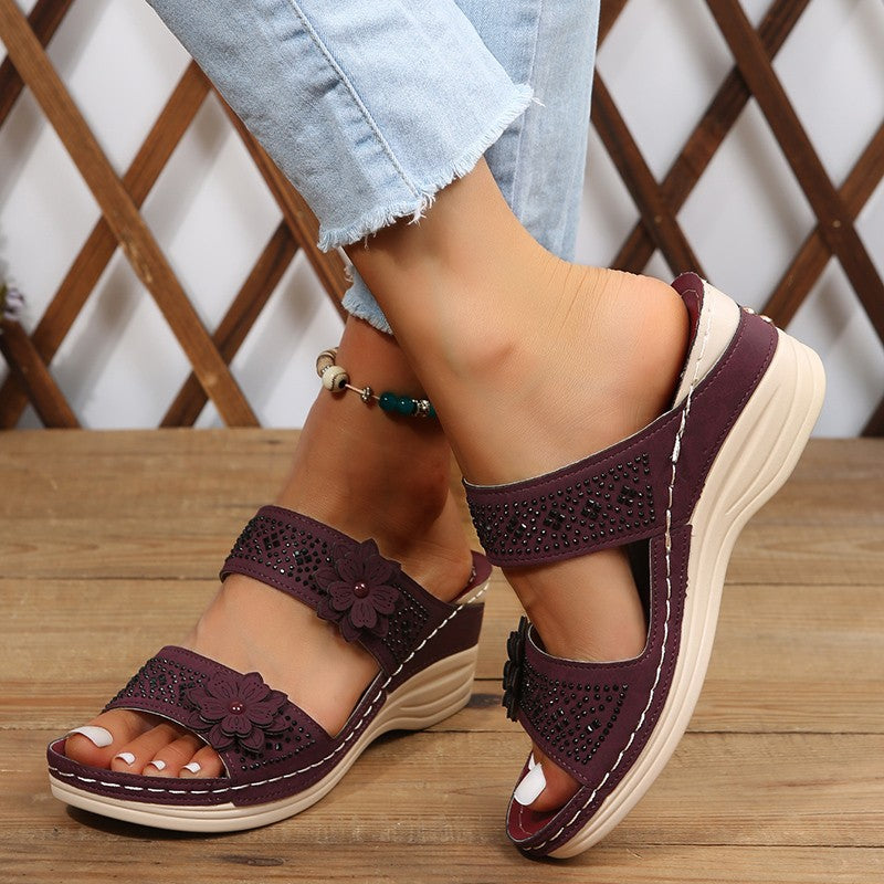Chic Orthopedic Sandals with Unique Design