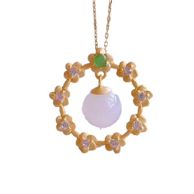 Beautiful Gold Pendant with Unique Style
