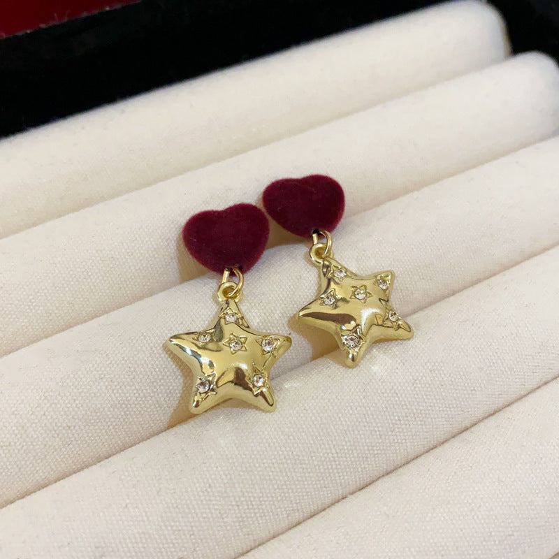 Charming Gold Earring for Any Occasion