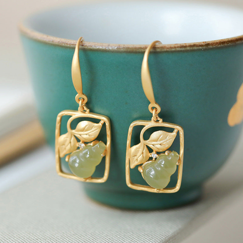 Charming Gold Earring for Any Occasion