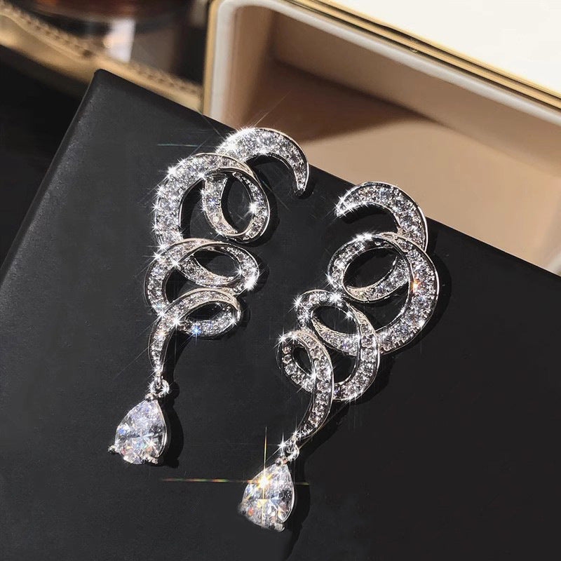 Charming Earring for Any Occasion
