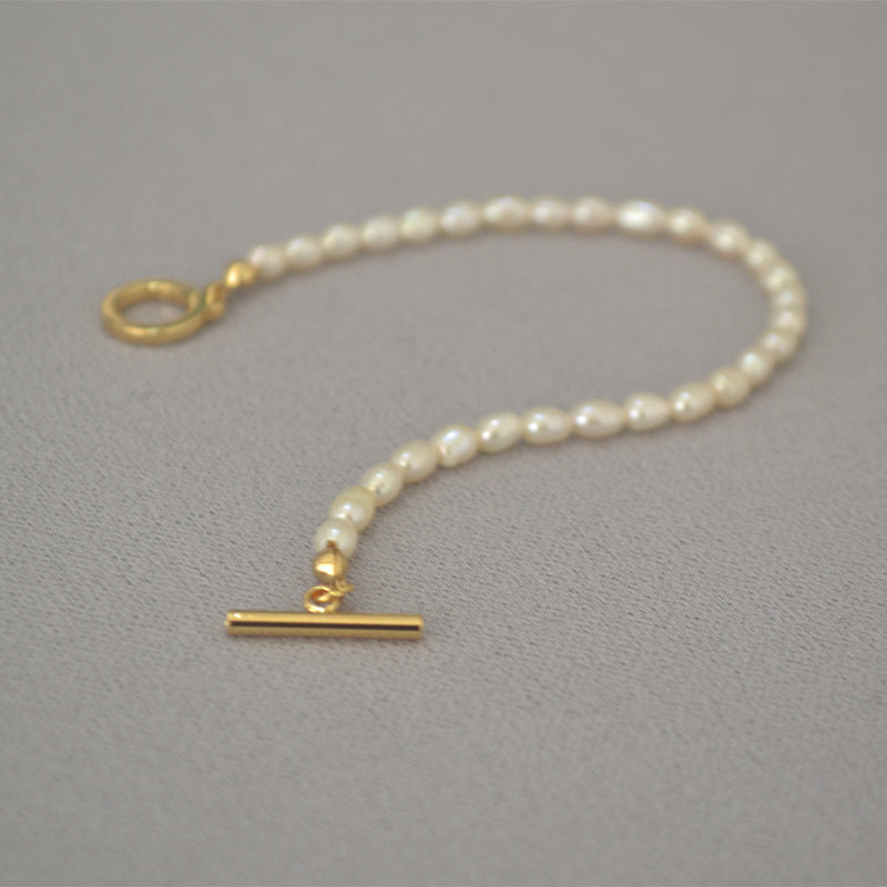 Classic Pearl Bracelet with Timeless Appeal