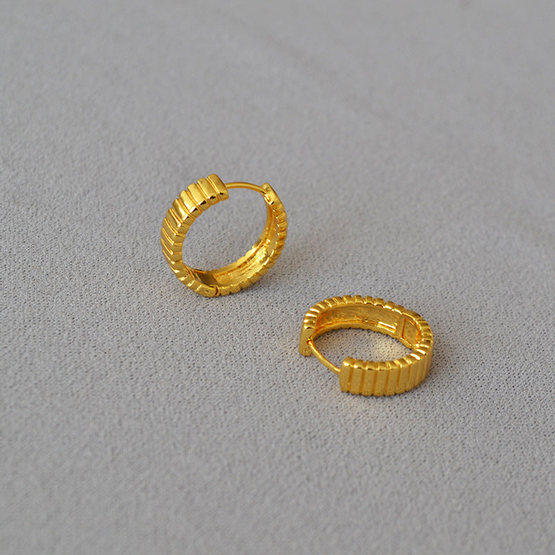 Charming Gold Earring for Any Occasion