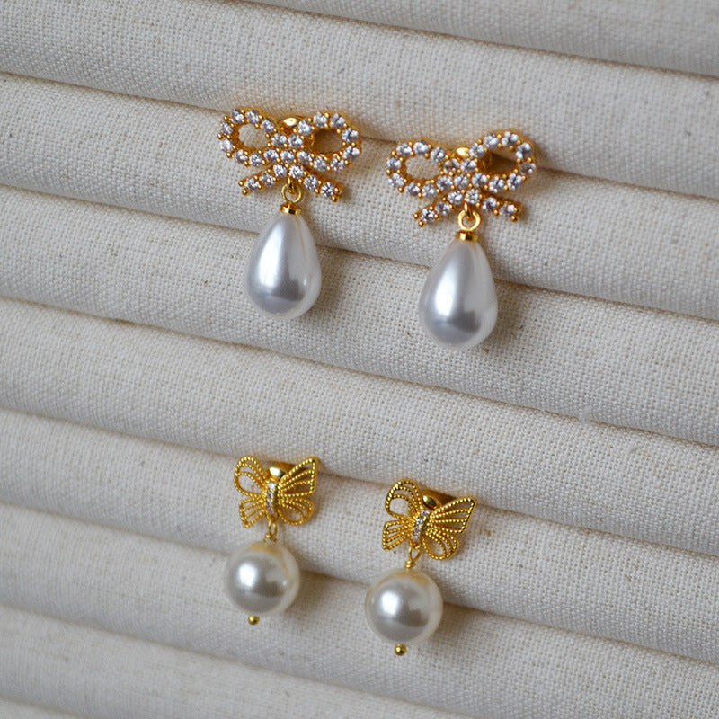 Charming Gold Earring for Any Occasion