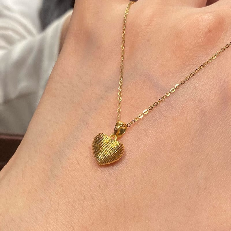 Charming Piece for Any Occasion