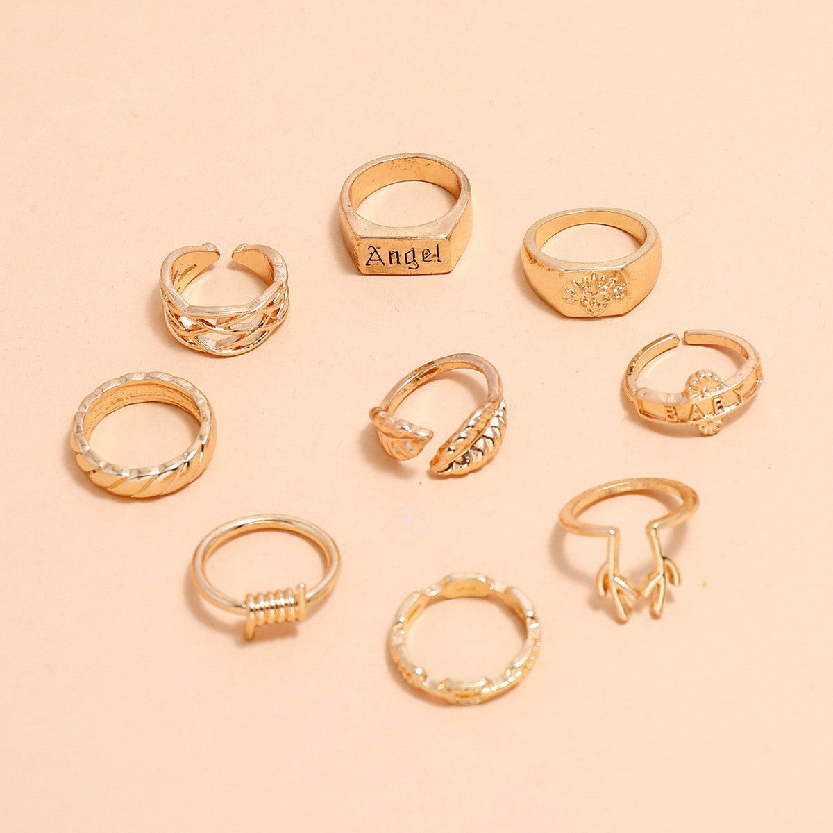 Classic Gold Chain with Timeless Appeal