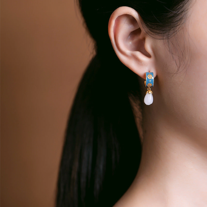 Classic Earring with Timeless Appeal