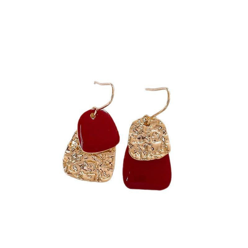 Romantic Gold Earring for Special Moments