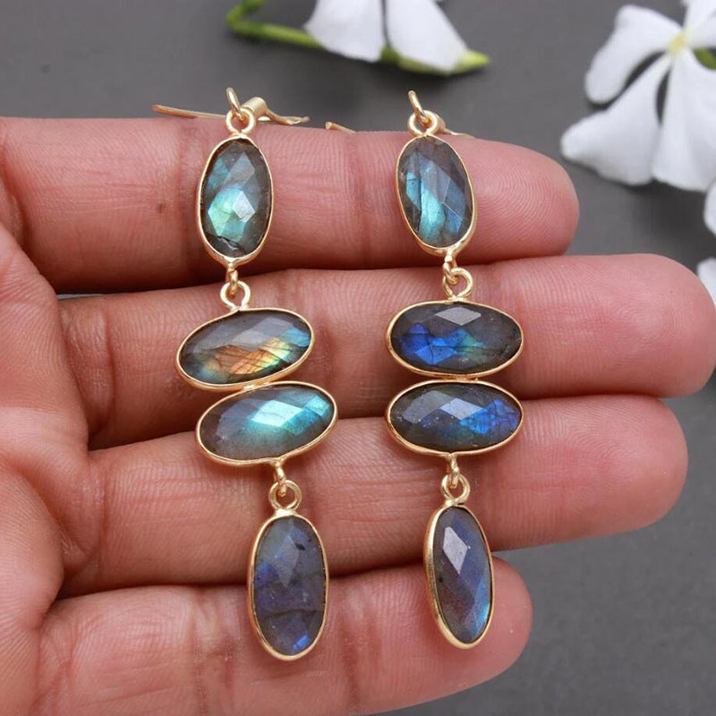 Beautiful Gold Earring with Unique Style
