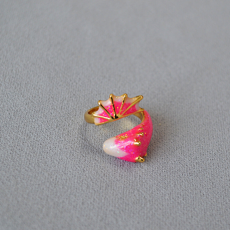 Classic Gold Ring with Timeless Appeal