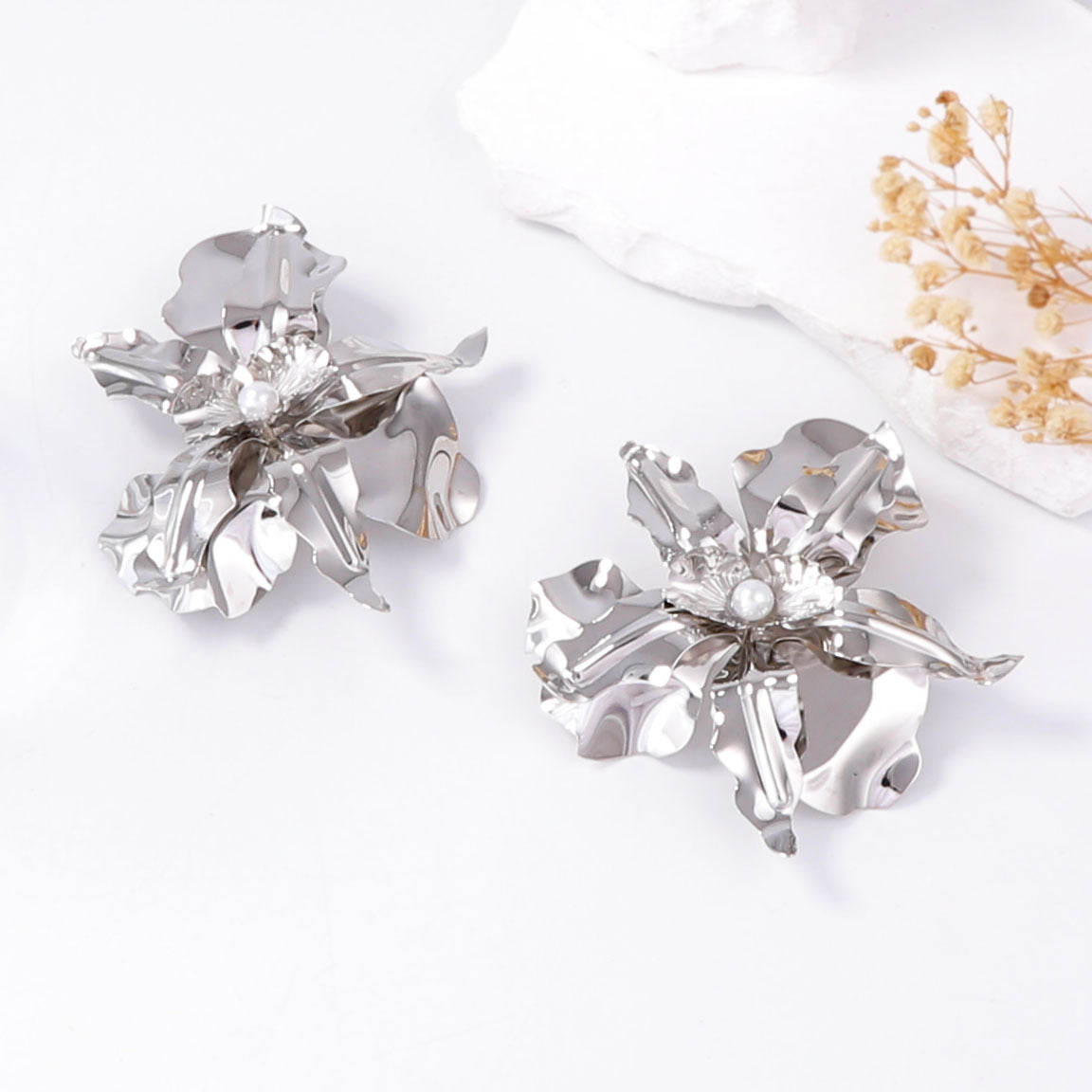 Charming Silver Earring for Any Occasion