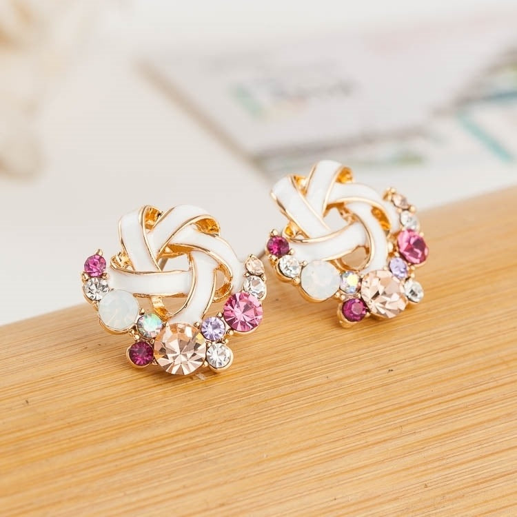Charming Earring for Any Occasion