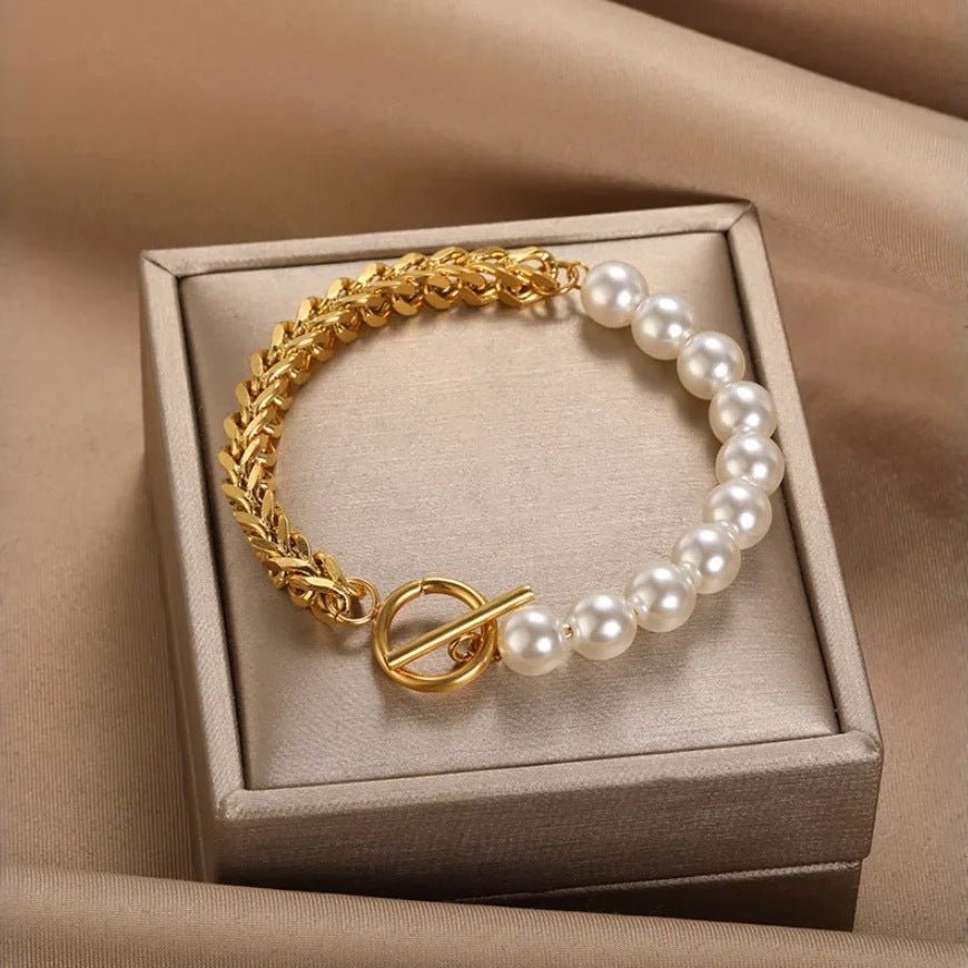 Beautiful Pearl Bracelet with Unique Style