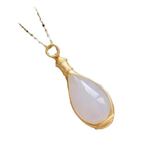 Classic Silver Necklace with Timeless Appeal