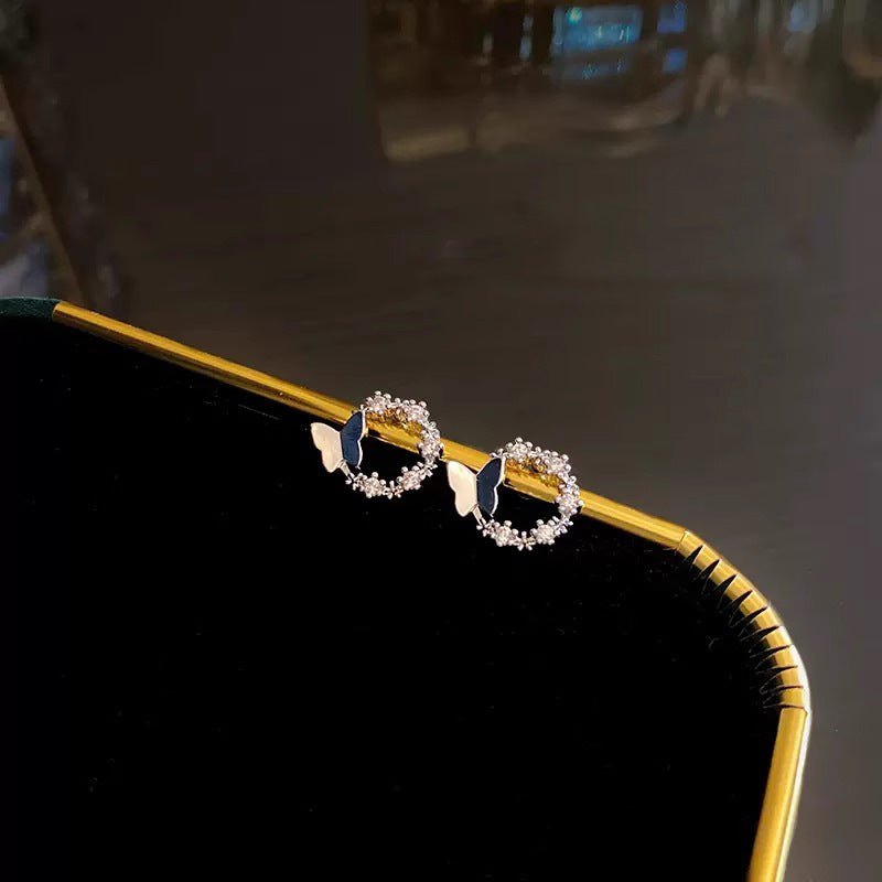 Classic Earring with Timeless Appeal