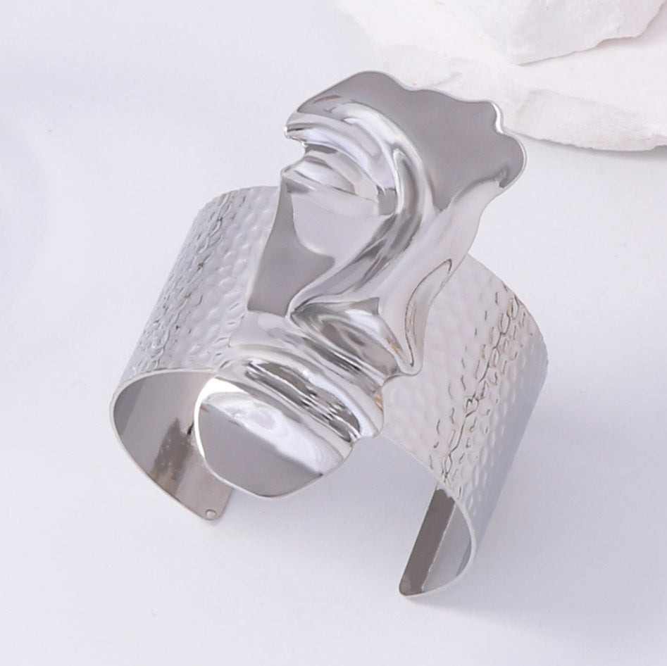 Charming Piece for Any Occasion