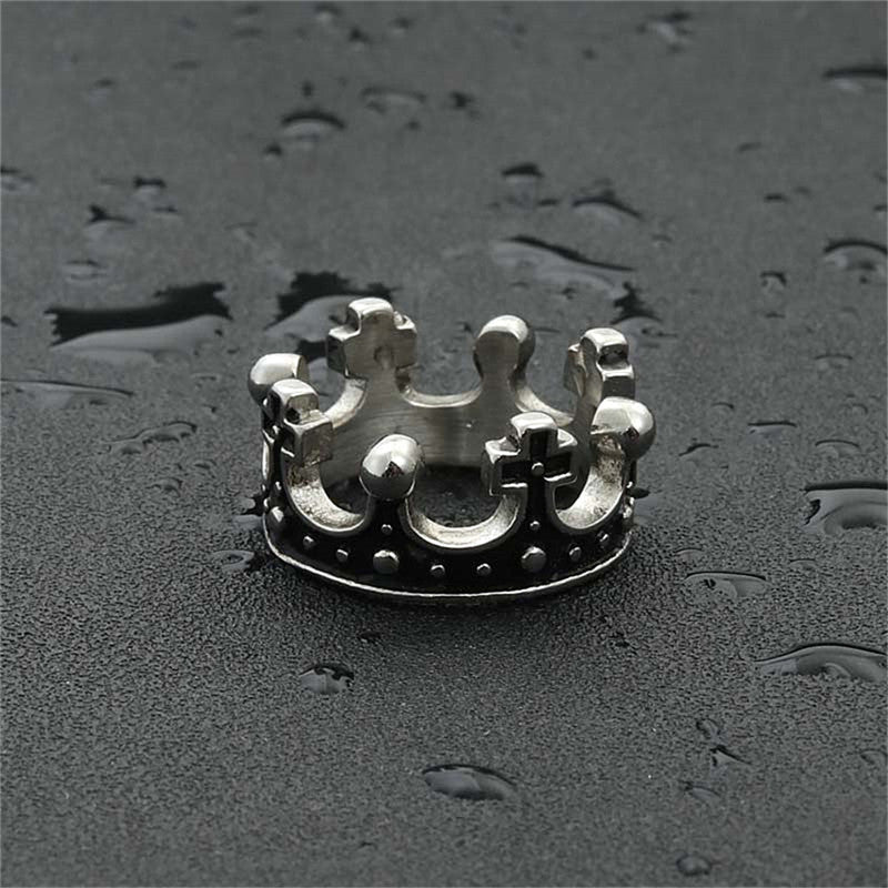 Classic Ring with Timeless Appeal