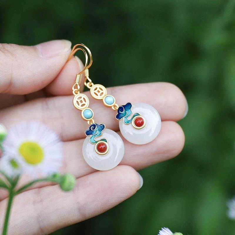 Romantic Silver Earring for Special Moments