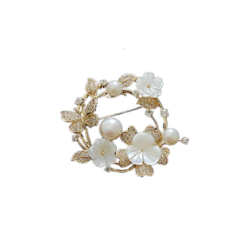 Romantic Pearl Piece for Special Moments
