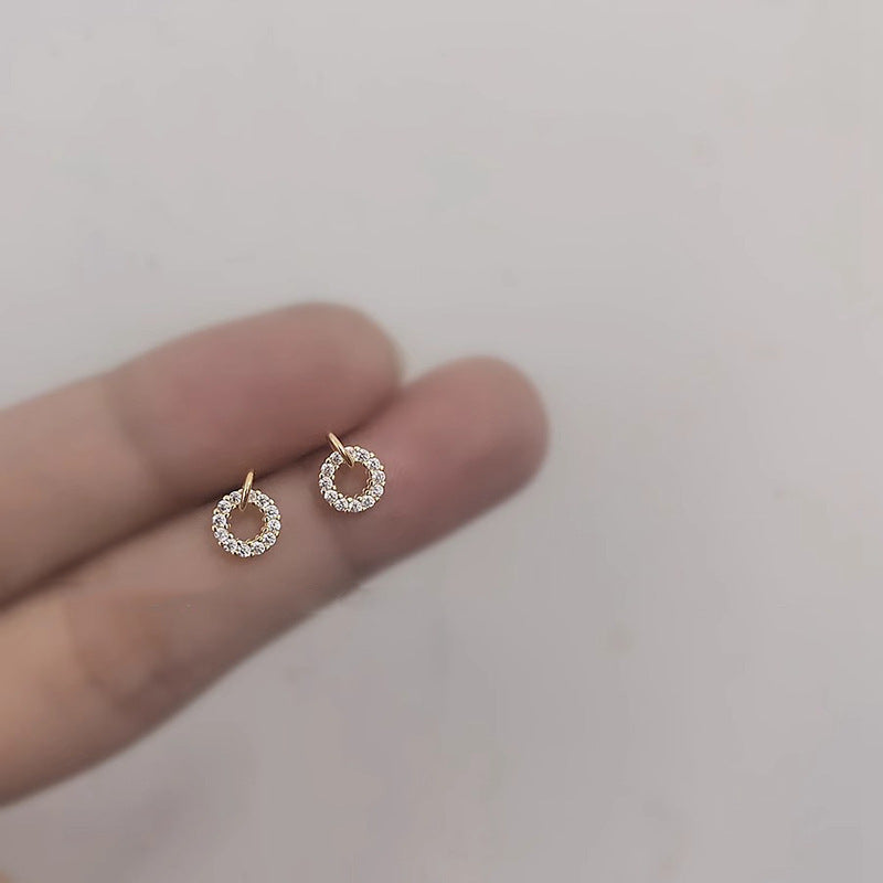 Charming Earring for Any Occasion