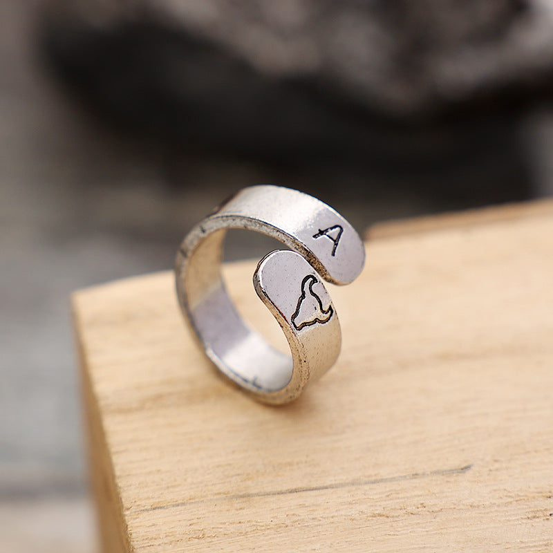Classic Silver Ring with Timeless Appeal