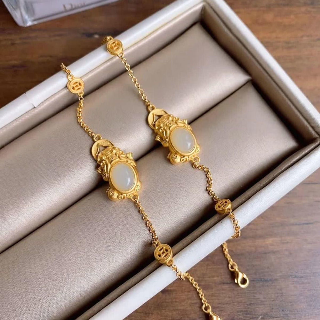 Romantic Silver Bracelet for Special Moments