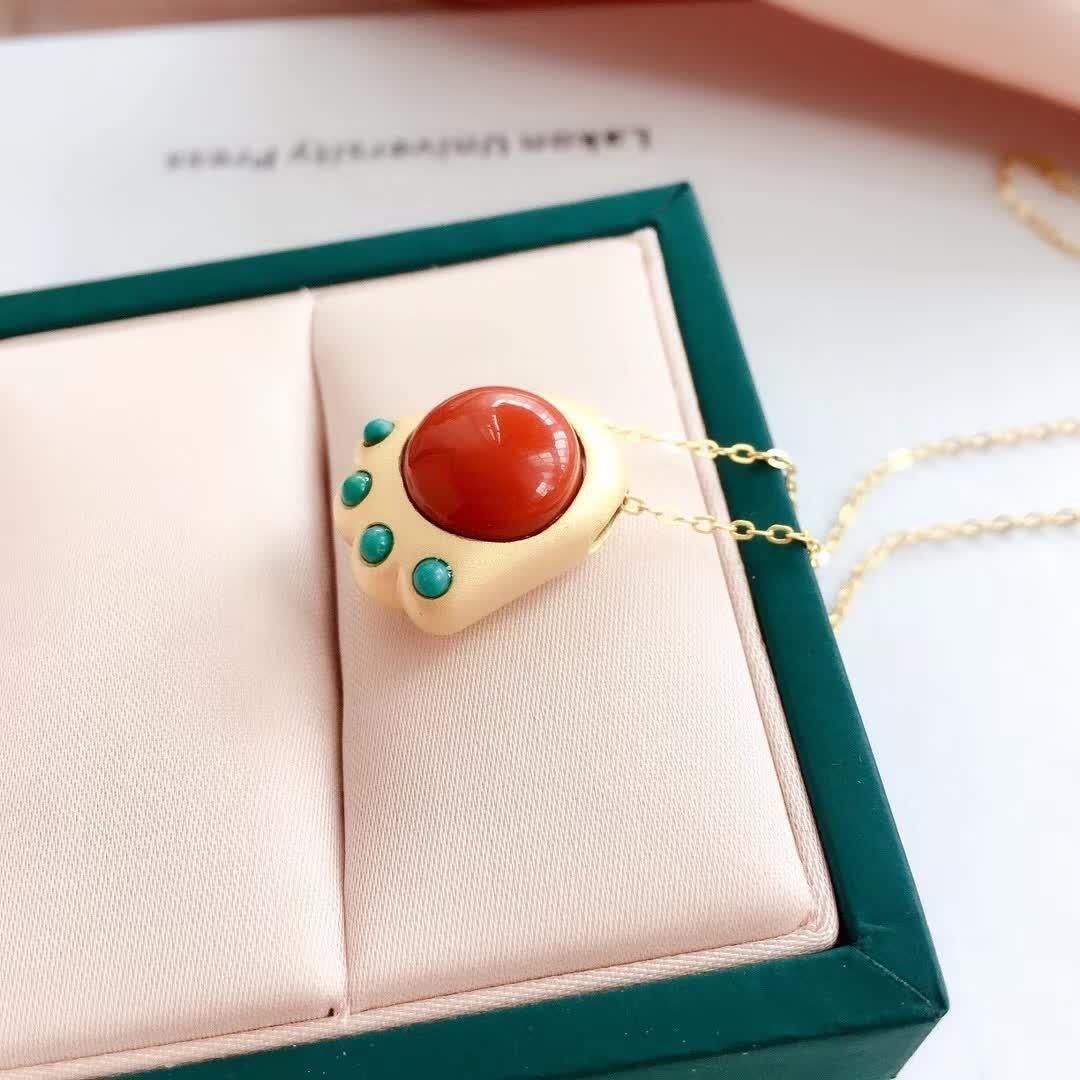 Stunning Gold Pendant for Daily Wear