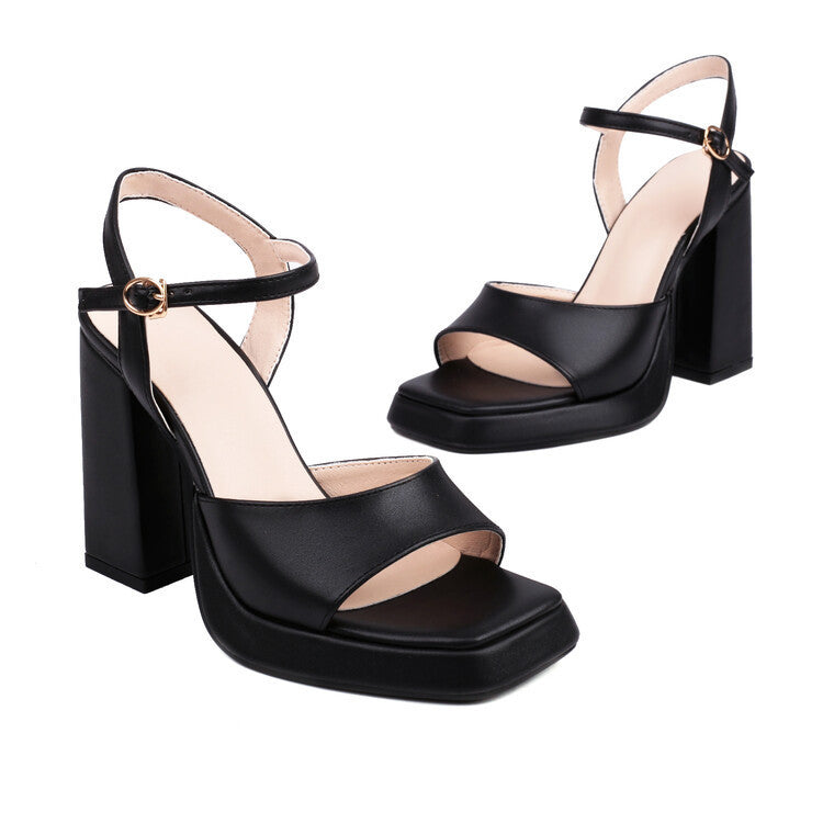 Graceful Orthopedic Sandals for Modern Look