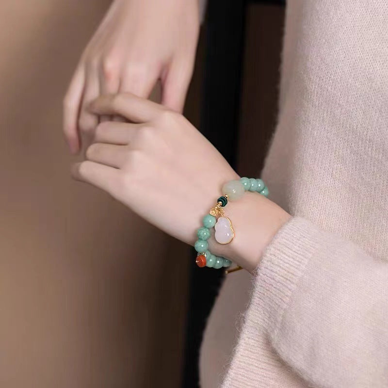 Classic Silver Bracelet with Timeless Appeal