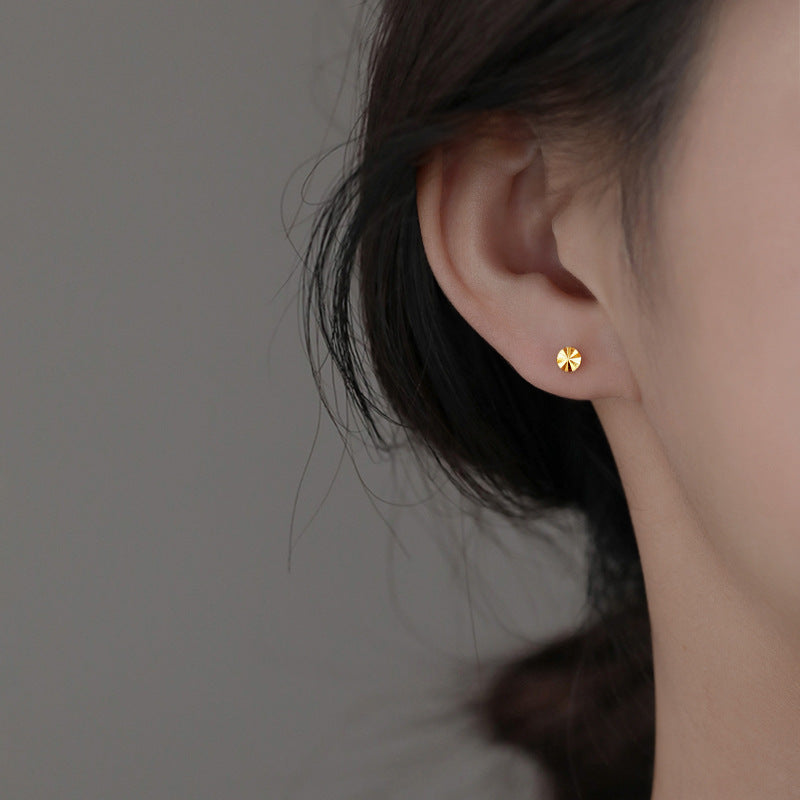 Beautiful Gold Earring with Unique Style