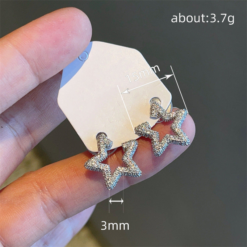 Charming Earring for Any Occasion